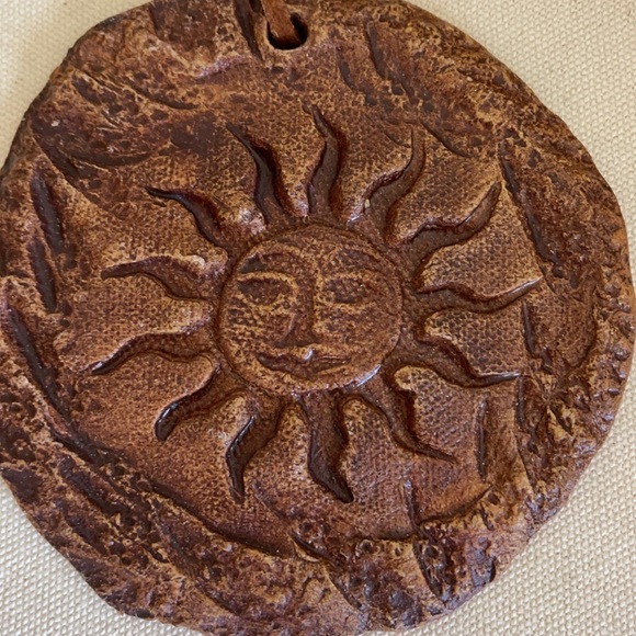 NWT Handmade Plaster Sun Ornament/Wall Hanging - Picture 3 of 5